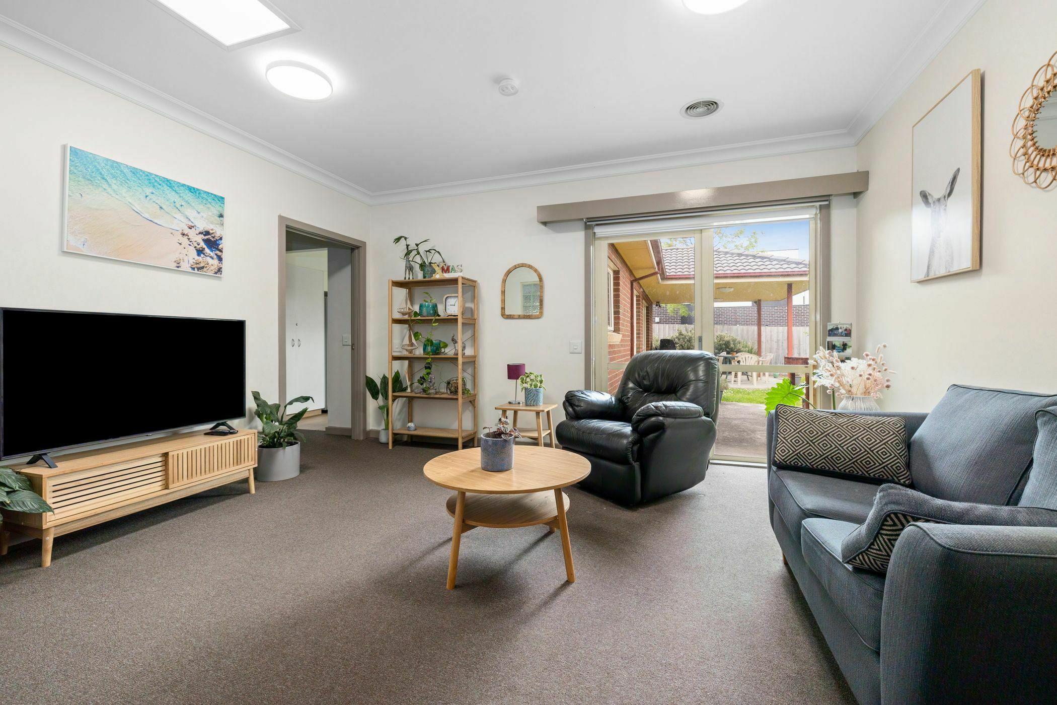 A quiet home close to public transport and the Preston market. — Home image 5