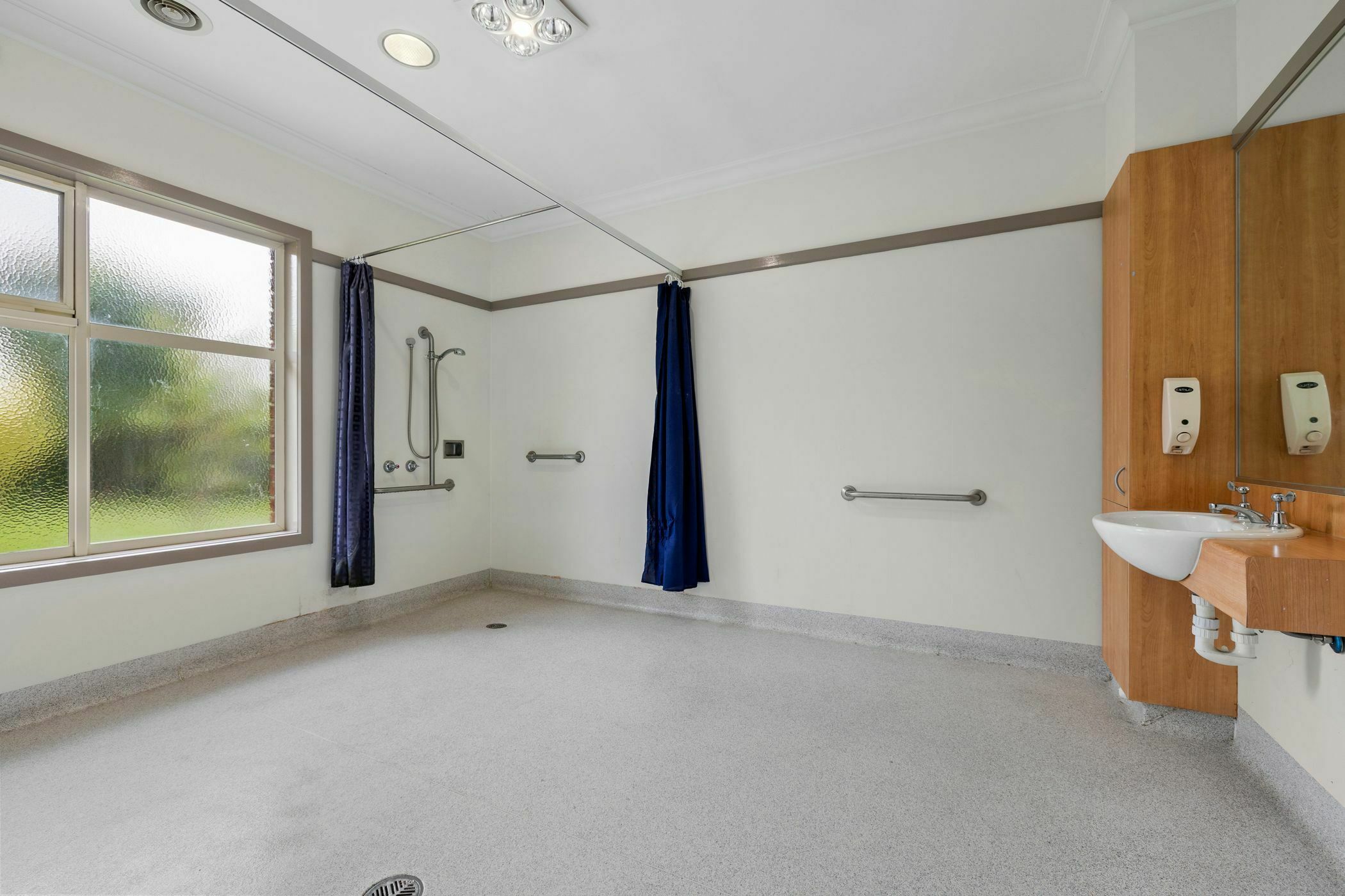 A quiet home close to public transport and the Preston market. — Home image 6