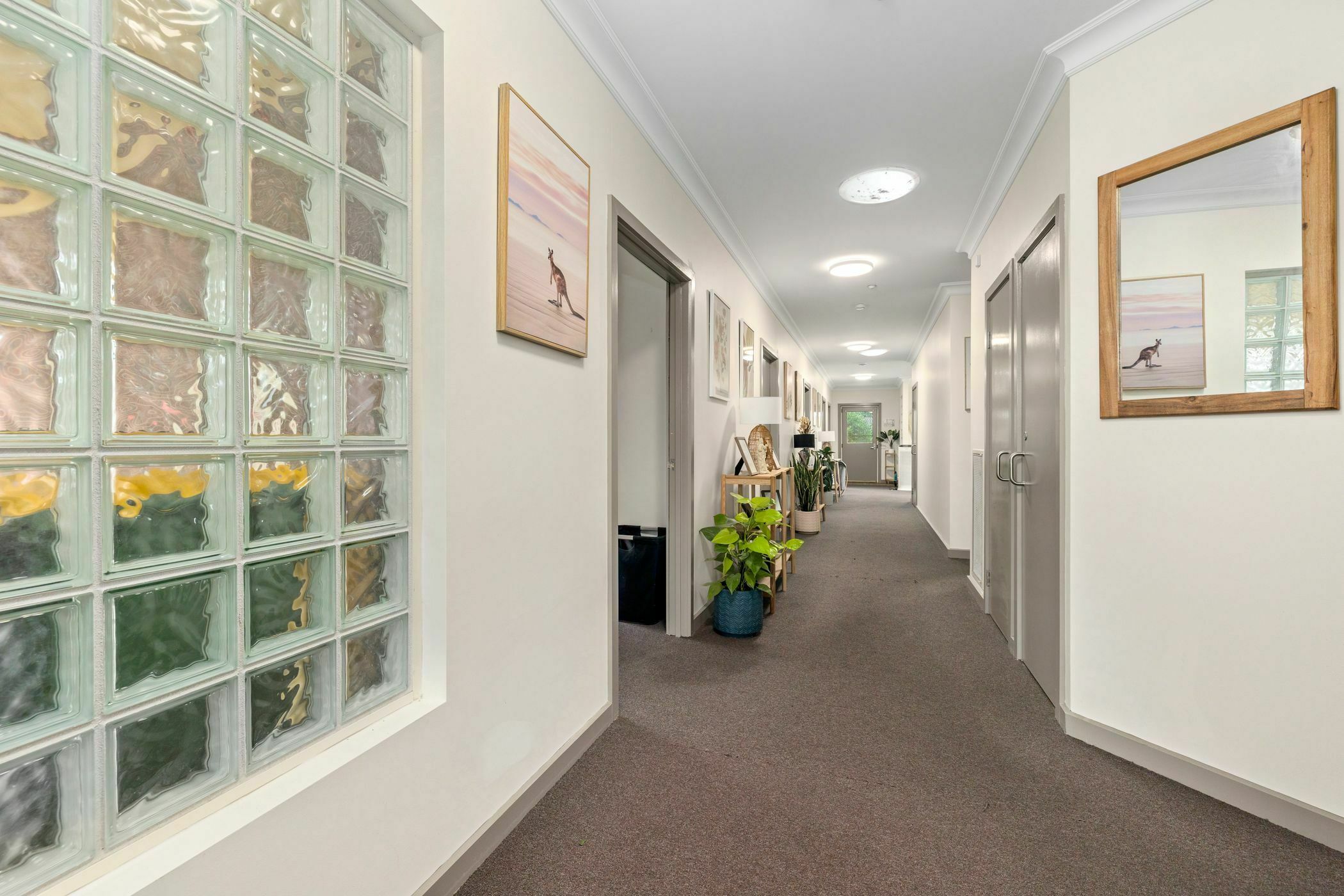 A quiet home close to public transport and the Preston market. — Home image 8