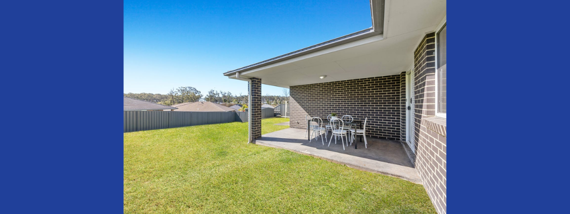 Modern spacious 4 bedroom home in Wadalba — Home image 2