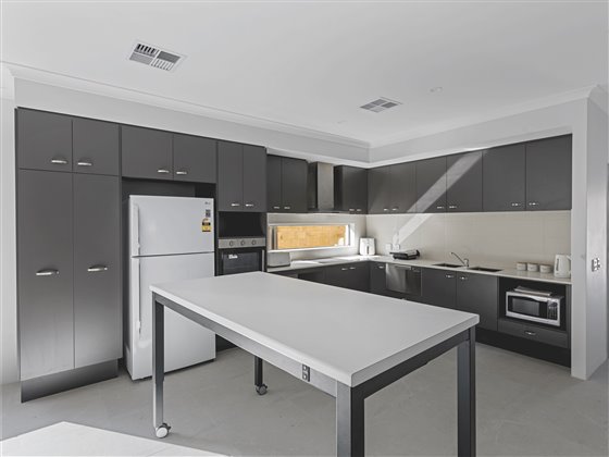 Stunning & Spacious High Physical Support Home in Piara Waters! — Home image 7