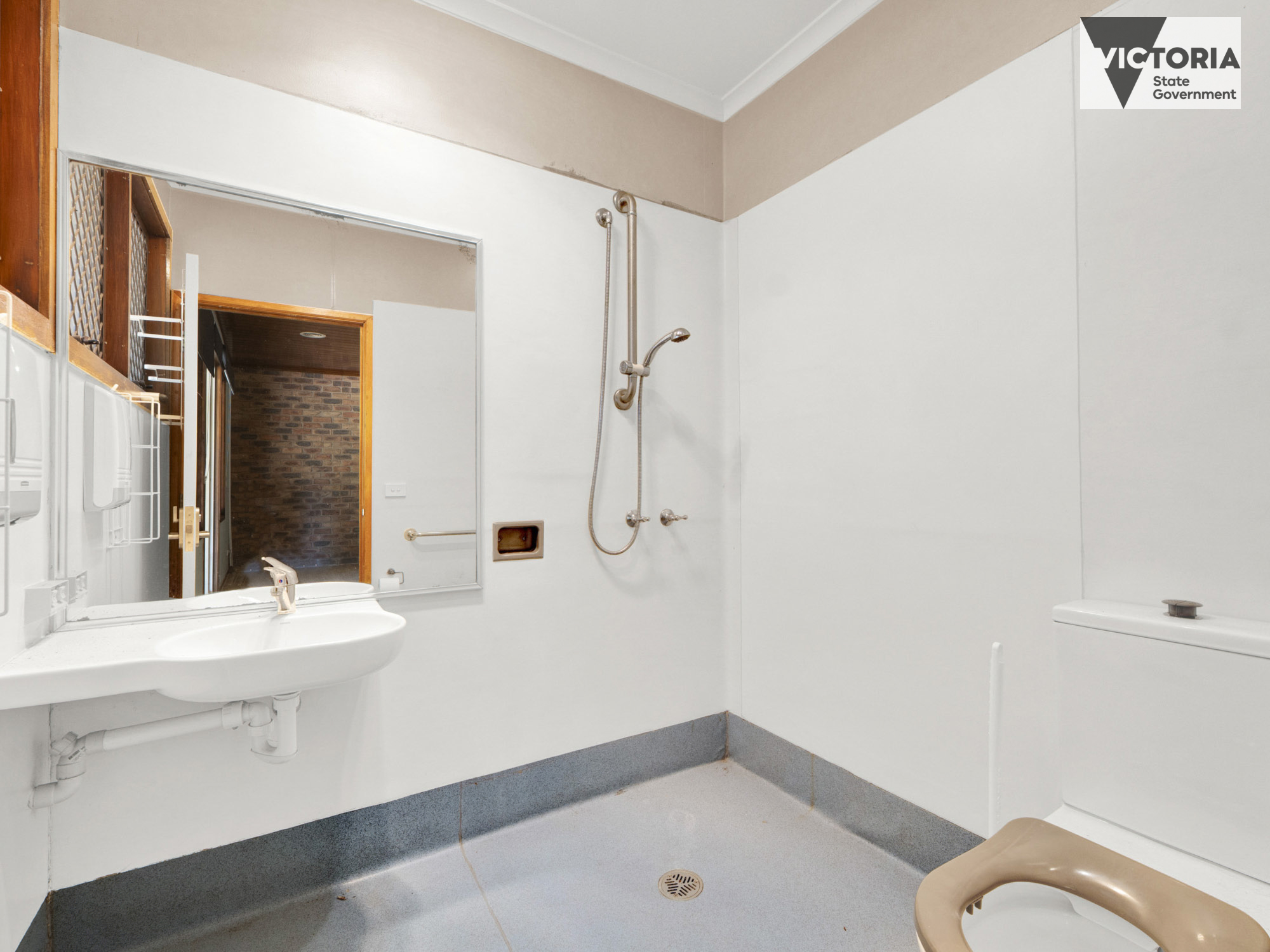 Robust home waits for you with room to move in this tranquil Traralgon setting — Home image 15