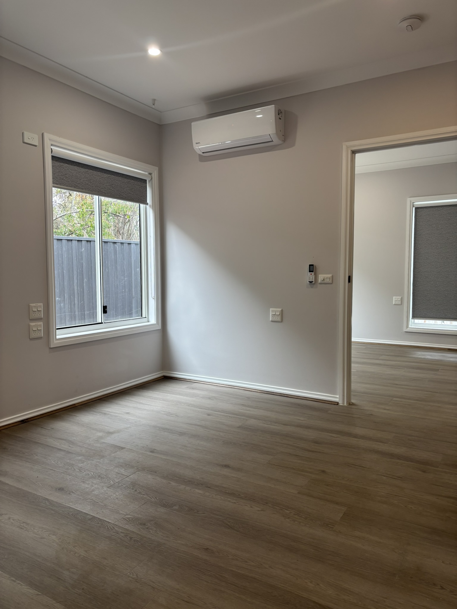 Medium Term Accommodation Available Now - Live Alone Unit — Home image 3