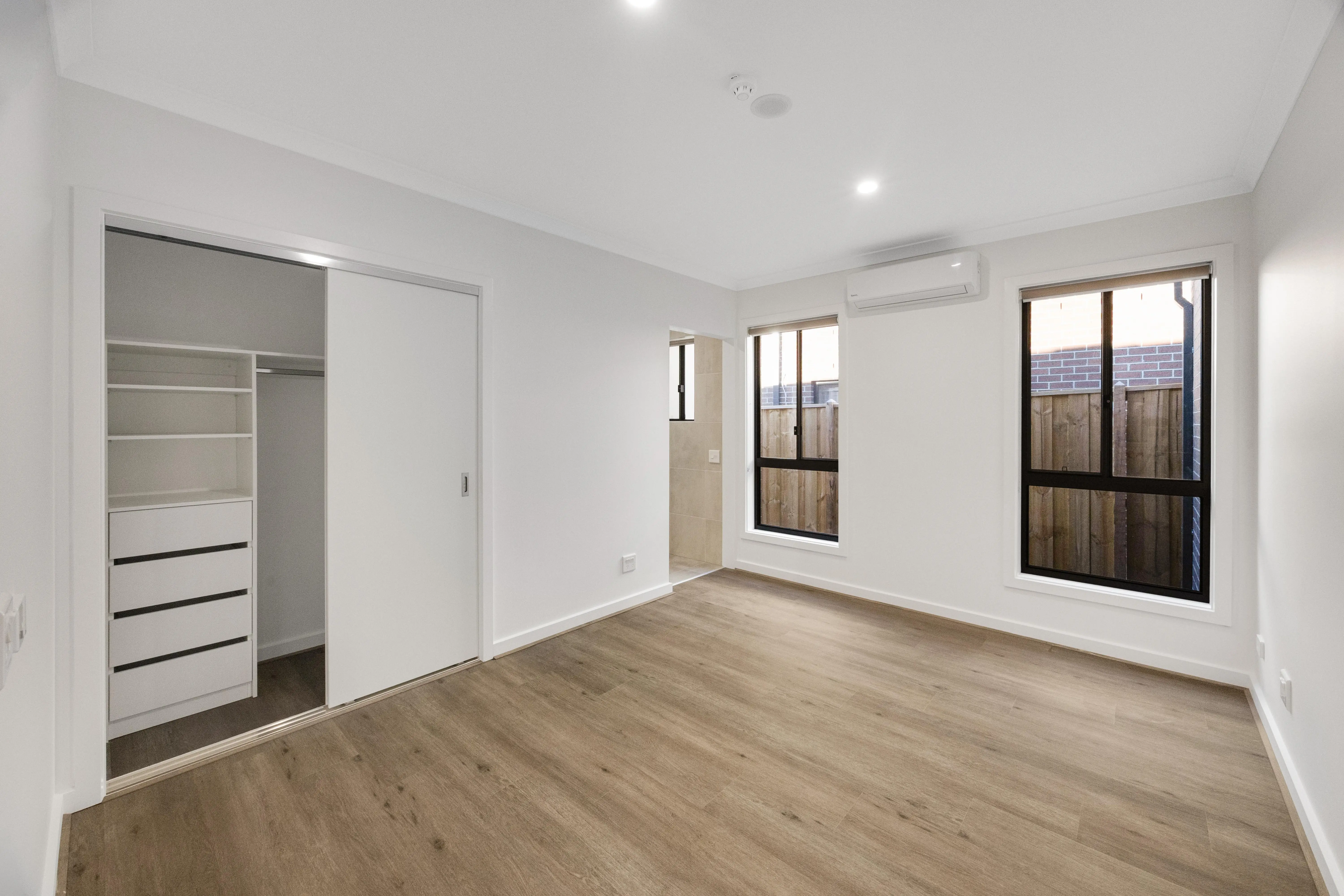 Holley Crescent, Armstrong Creek — Home image 4