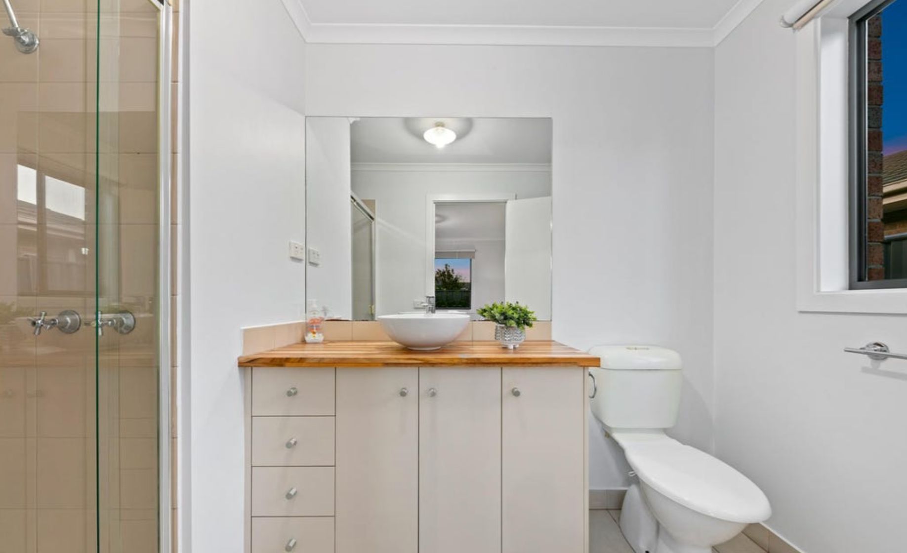 Spacious & Sun-Drenched Melbourne Oasis! — Home image 8
