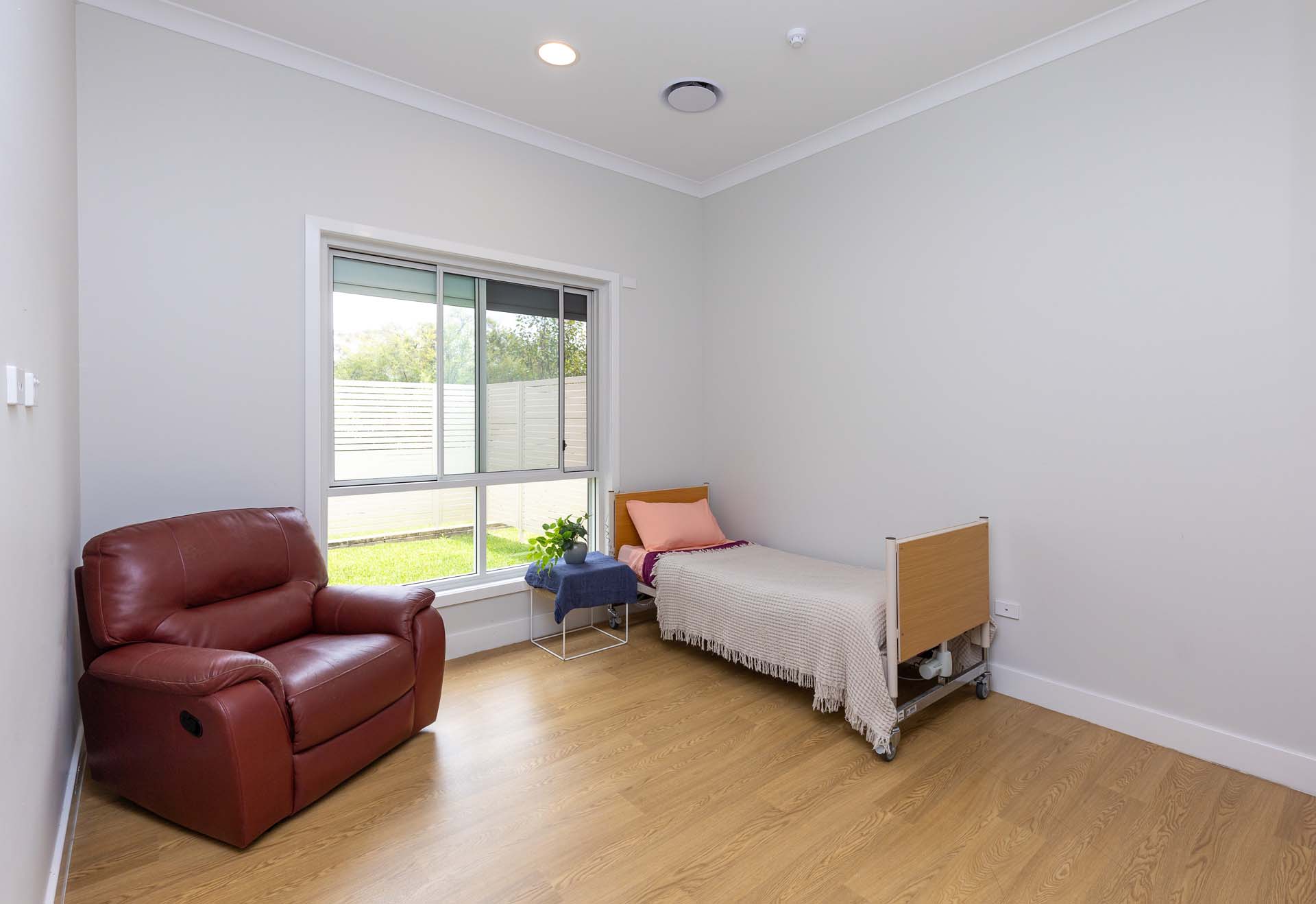 Discover tranquil living in the lakeside suburb of Bonnells Bay — Home image 3