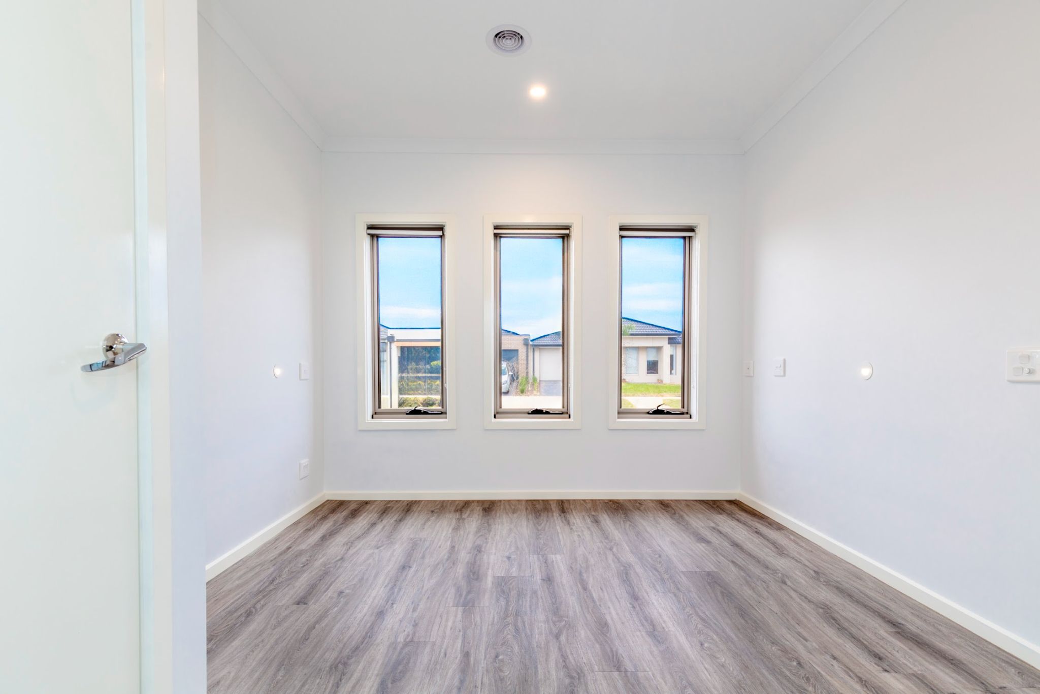 New Improved Liveability  SDA Home With OAA - Move In Now! — Home image 3