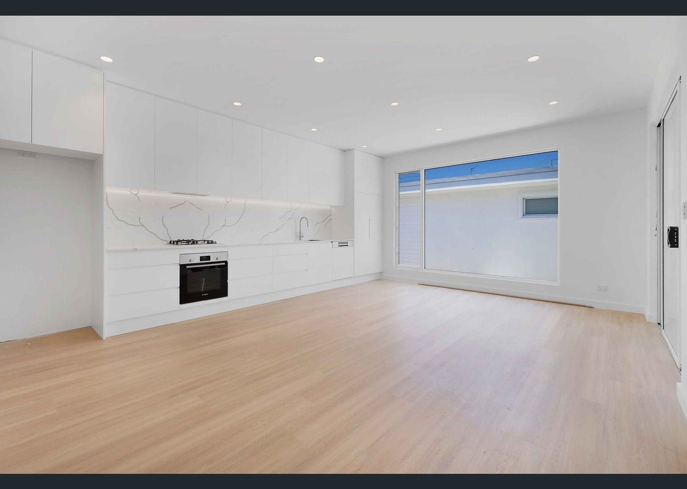 Modern and Spacious SIL Home in Eastgardens — Home image 2