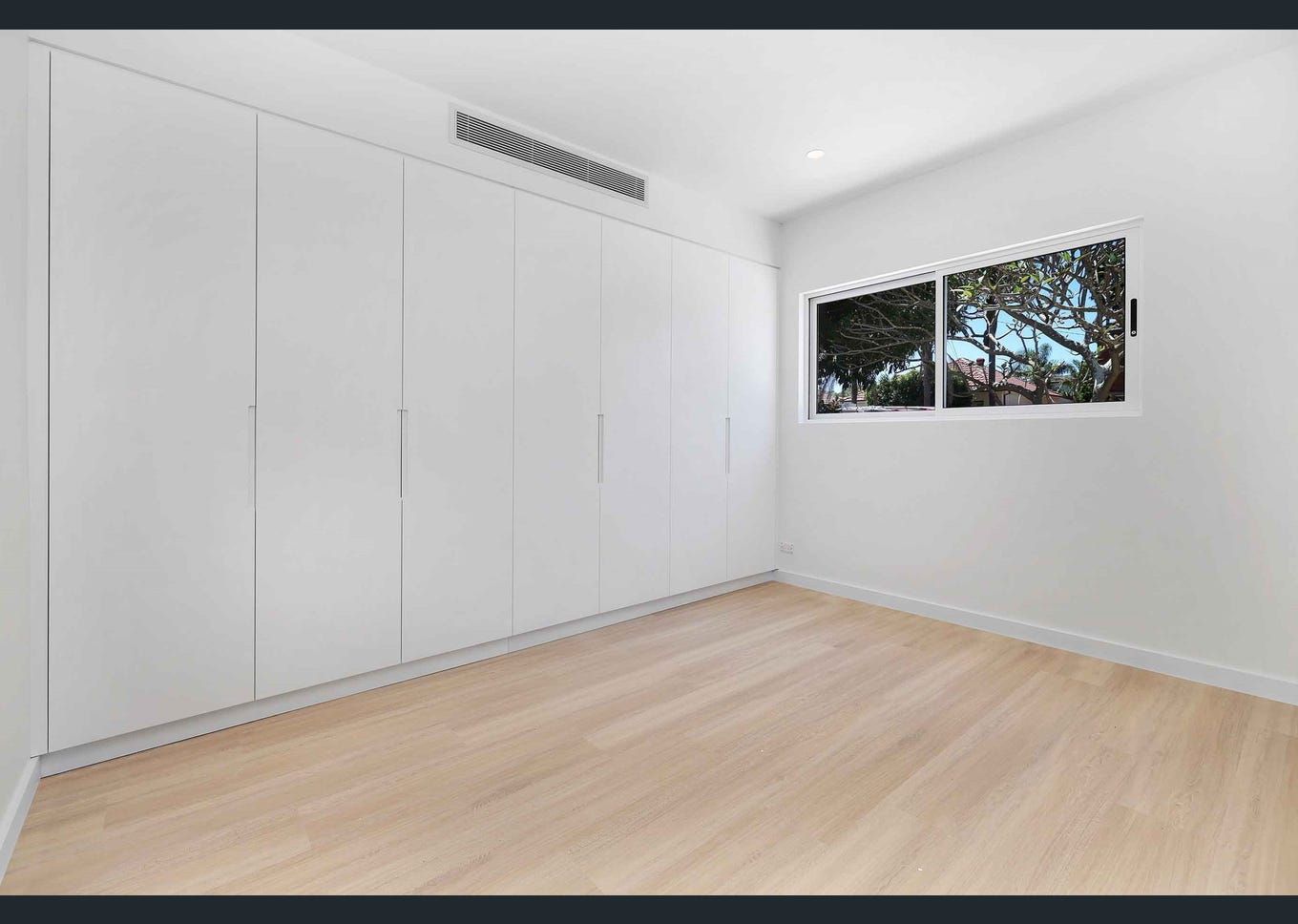 Modern and Spacious SIL Home in Eastgardens — Home image 5