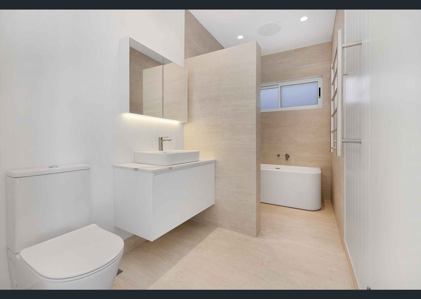 Modern and Spacious SIL Home in Eastgardens — Home image 6