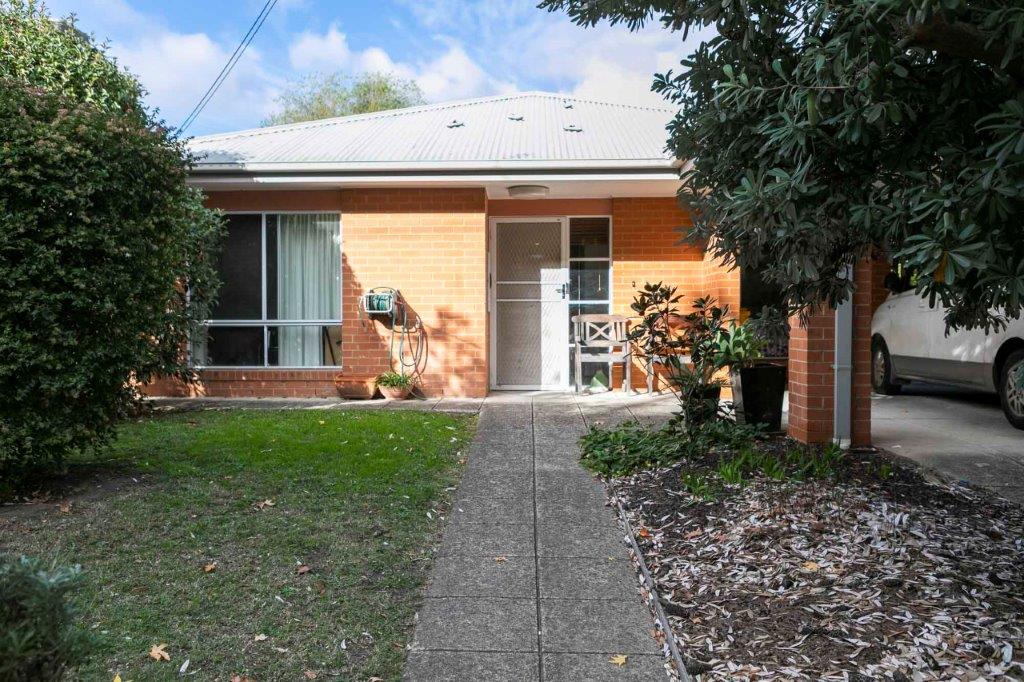 Delightfully welcoming home in Ringwood — Home image 6