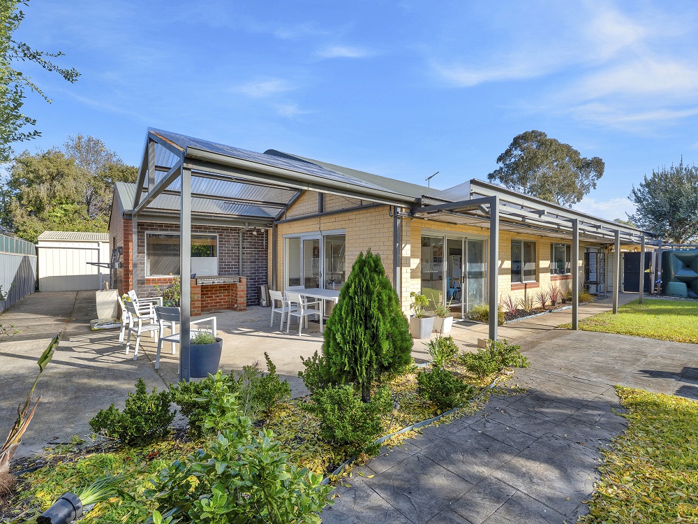 One vacancy in a five-bedroom home in Werribee. — Home image 11