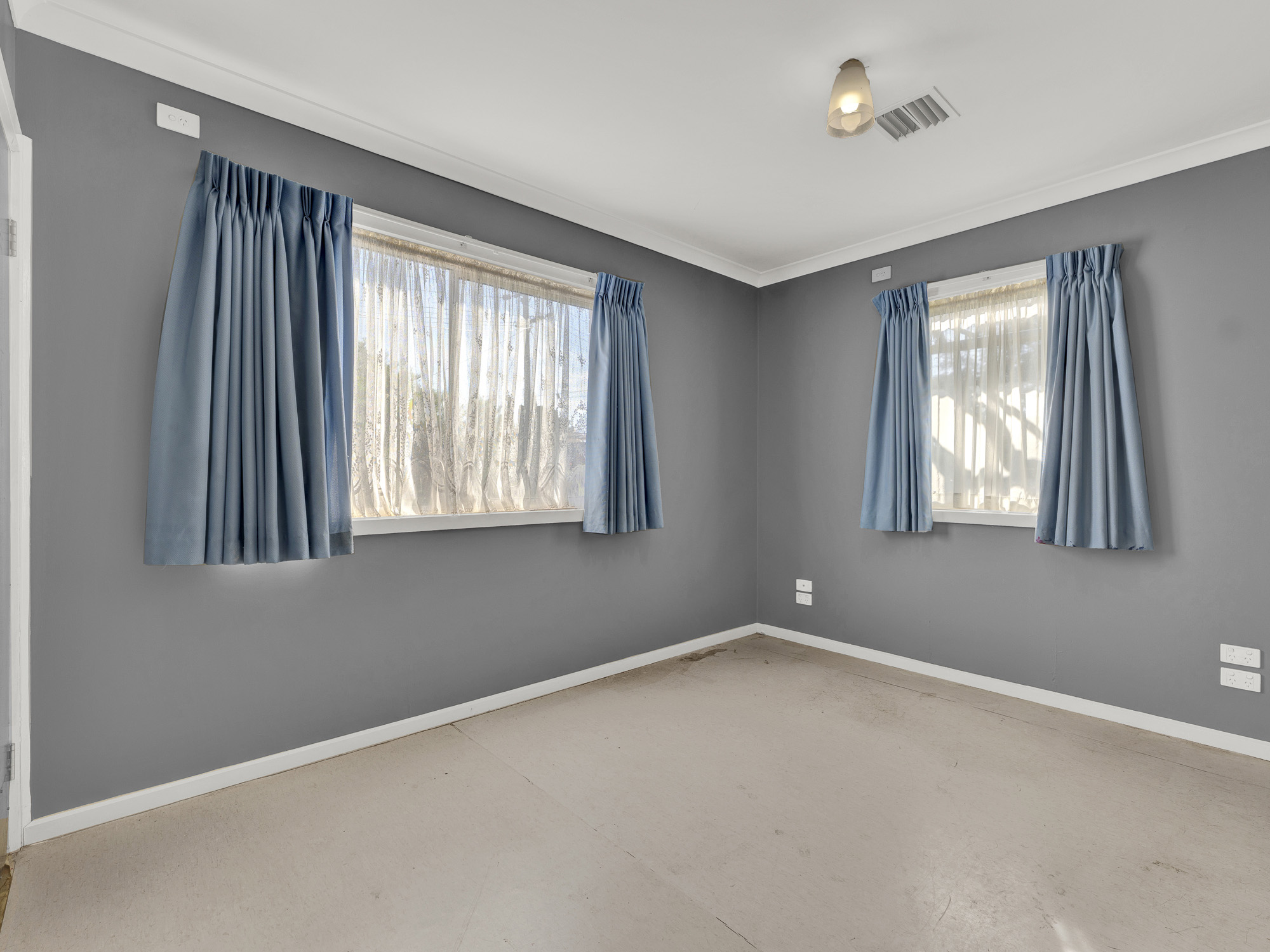 One vacancy in a five-bedroom home in Werribee. — Home image 7