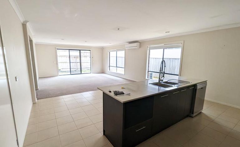 🙋‍♂️🙋‍♂️🙋‍♂️ Male only SIL/MTA/STA in the beautiful LALOR — Home image 9
