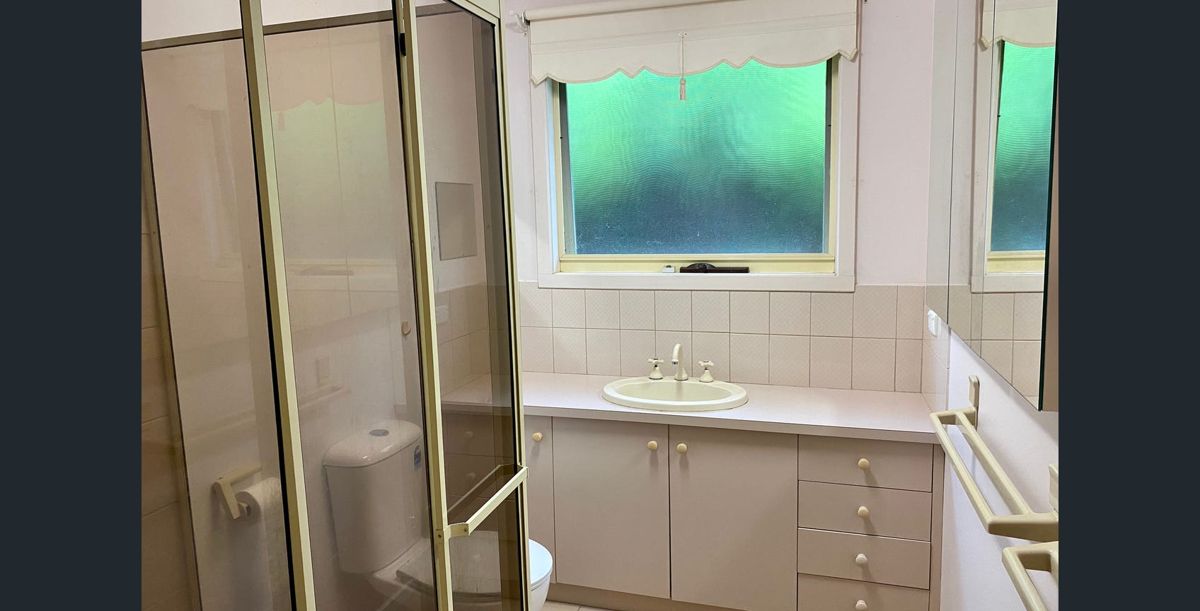 Beautiful SIL Home in Dromana, Stone throw from the beach — Home image 6