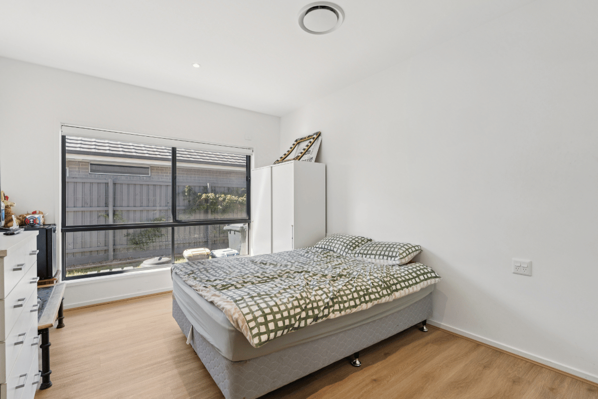 Join this leafy suburban home with easy access to Brisbane CBD. — Home image 4