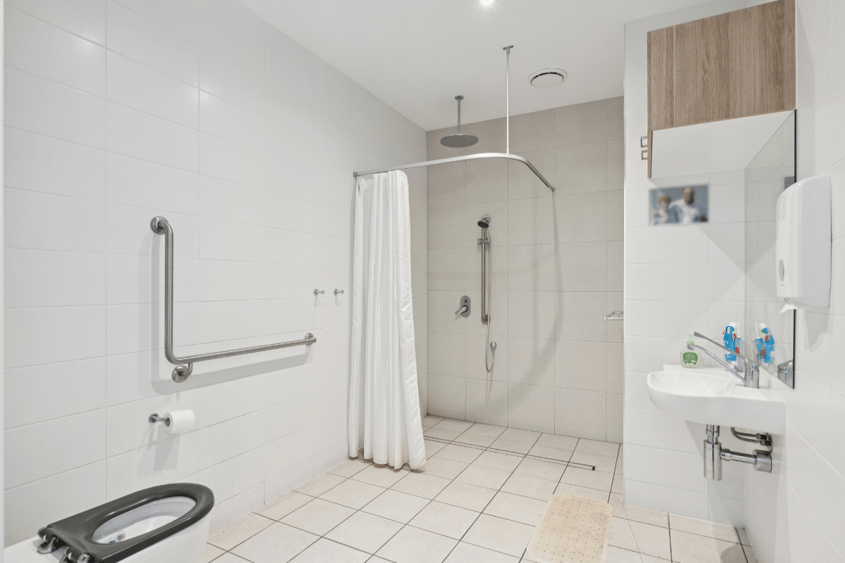 Join this leafy suburban home with easy access to Brisbane CBD. — Home image 7