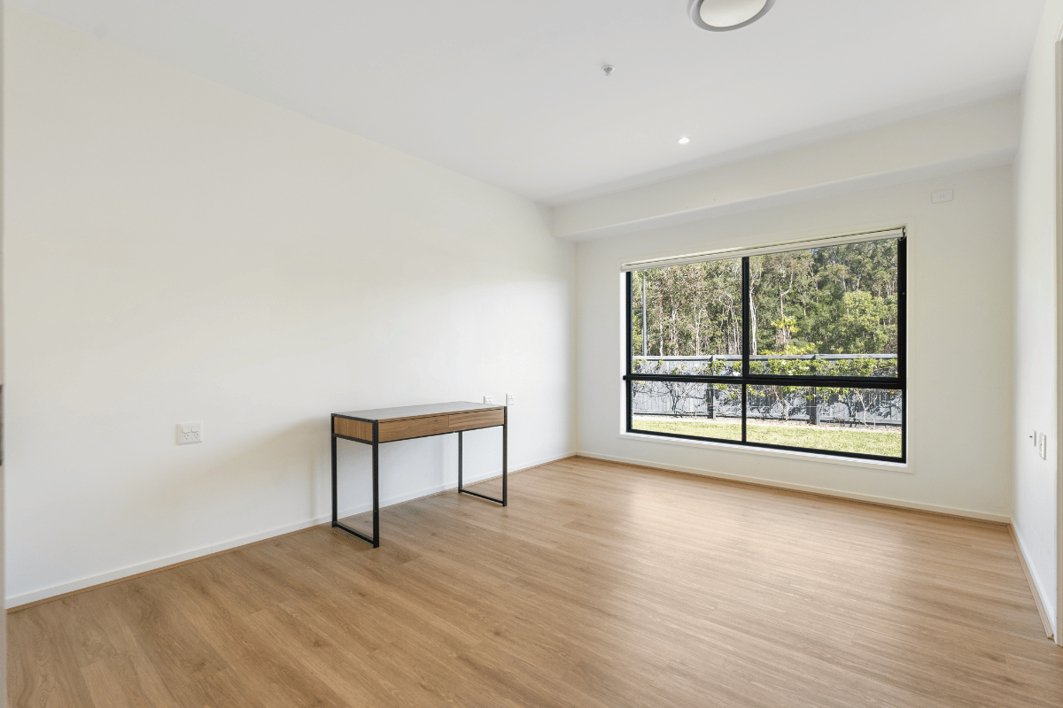 Join this leafy suburban home with easy access to Brisbane CBD. — Home image 8