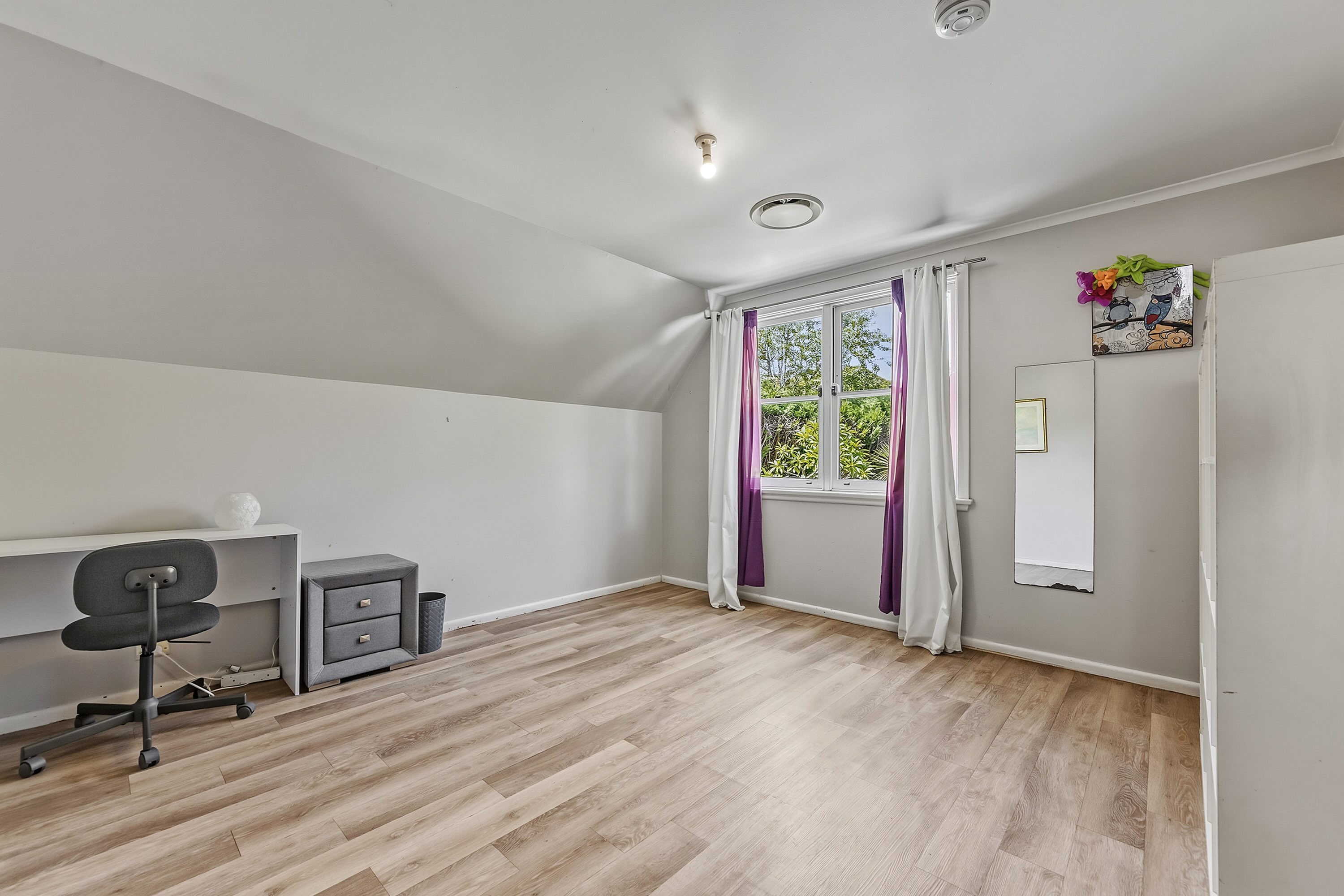 SIL home in Roseville — Home image 3