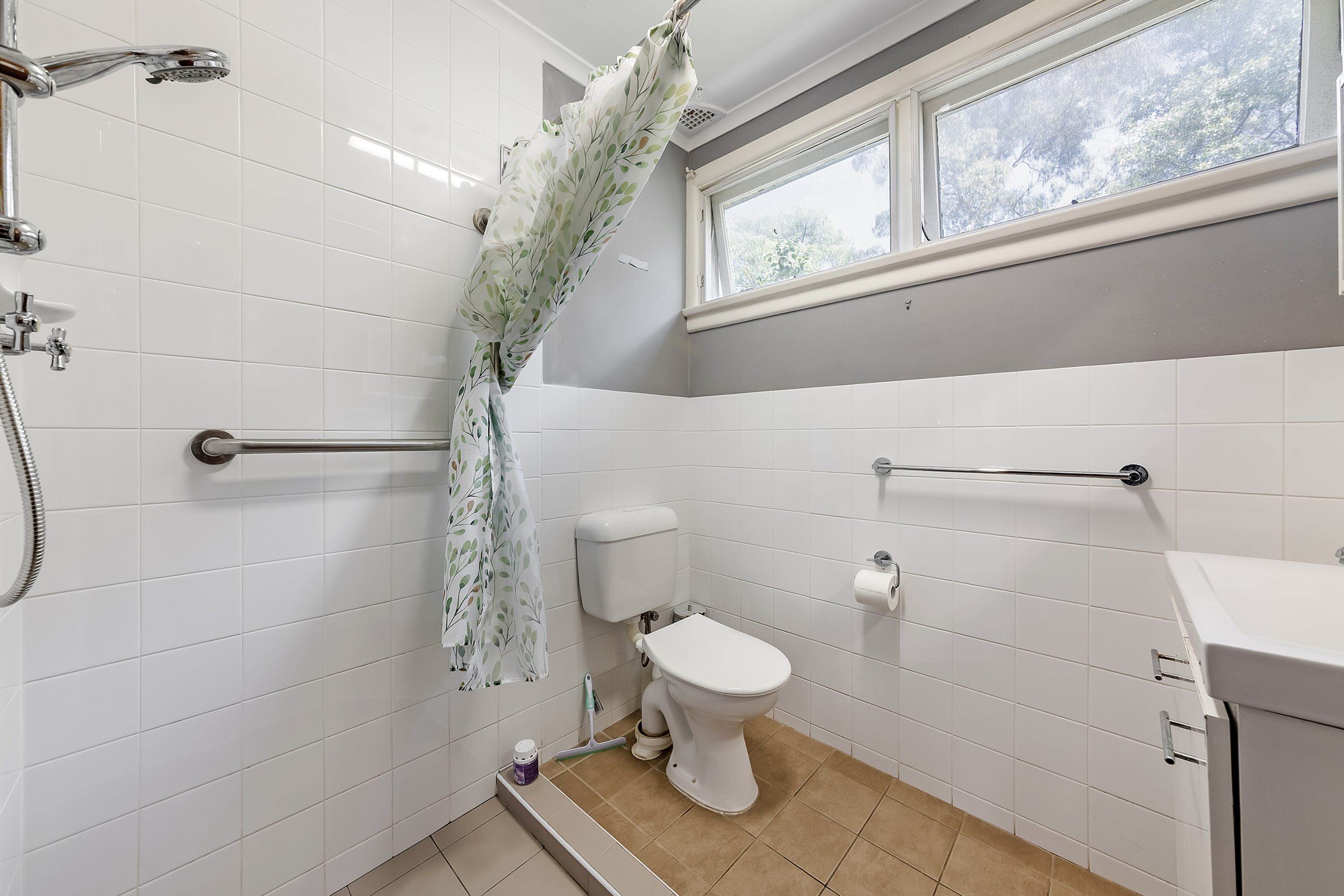 SIL home in Roseville — Home image 8