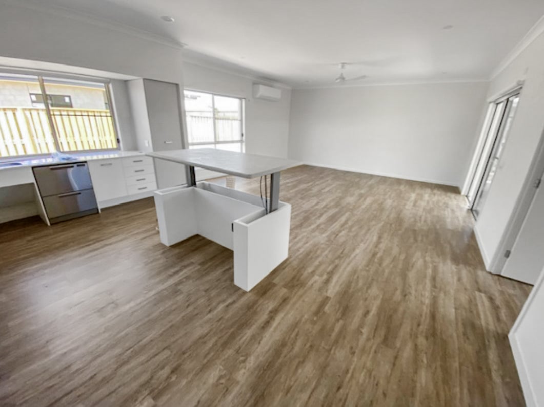 2 SDA Rooms (HPS) + OOA, Available Now in Blacks Beach! — Home image 8