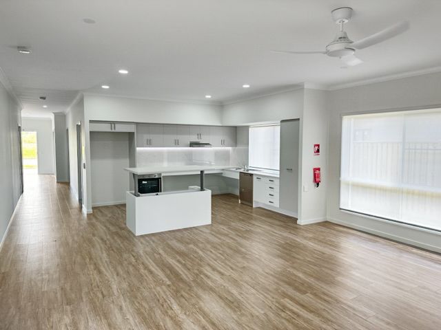 2 SDA Rooms (HPS) + OOA, Available Now in Blacks Beach! — Home image 3