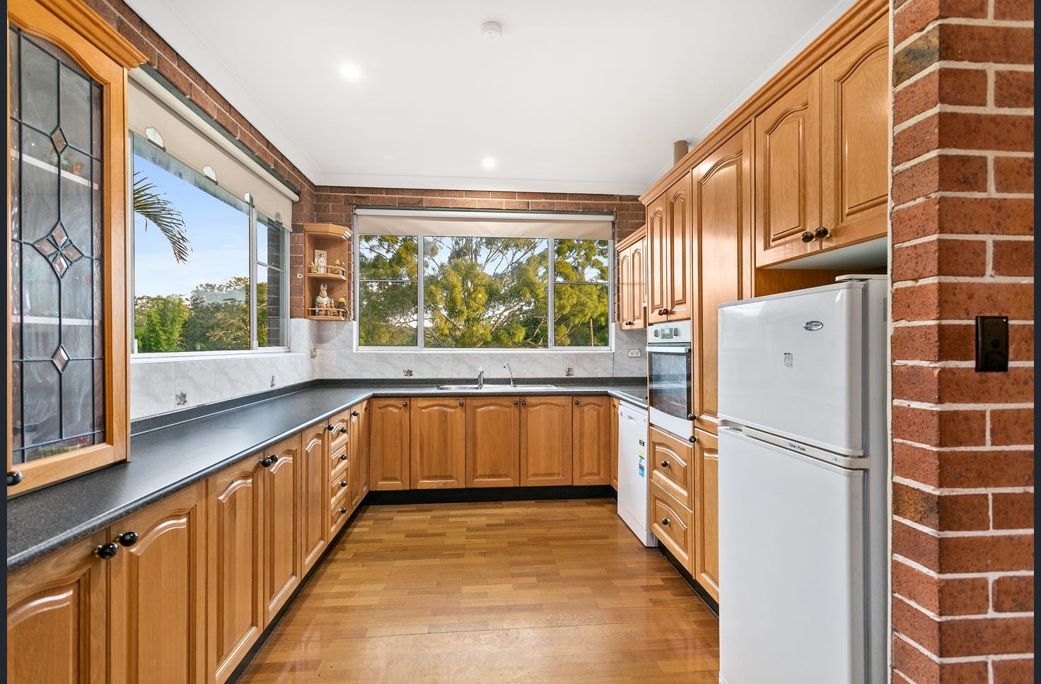 Spacious home in Peakhurst — Home image 4