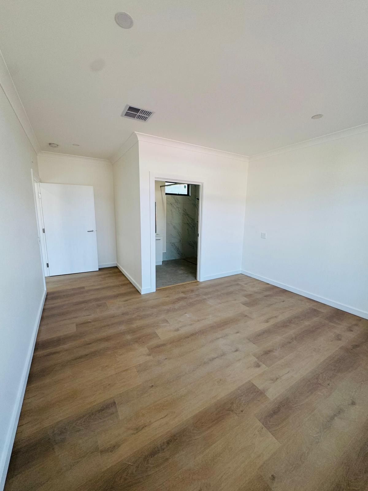 3 BR High Physical Support Home with 2 Living Areas – Murray Bridge — Home image 4