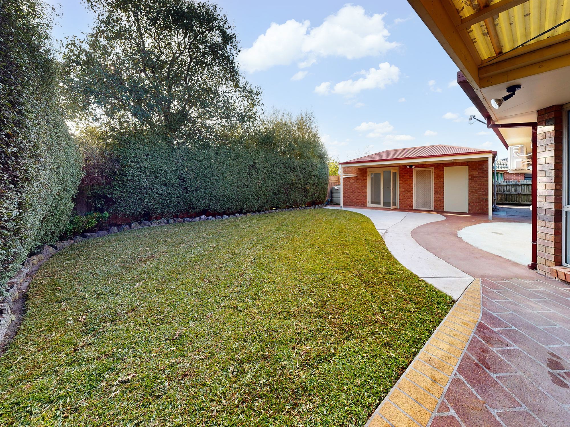 Spacious Family-Style Home, Close to All Amenities (SIL/STA/MTA) — Home image 10