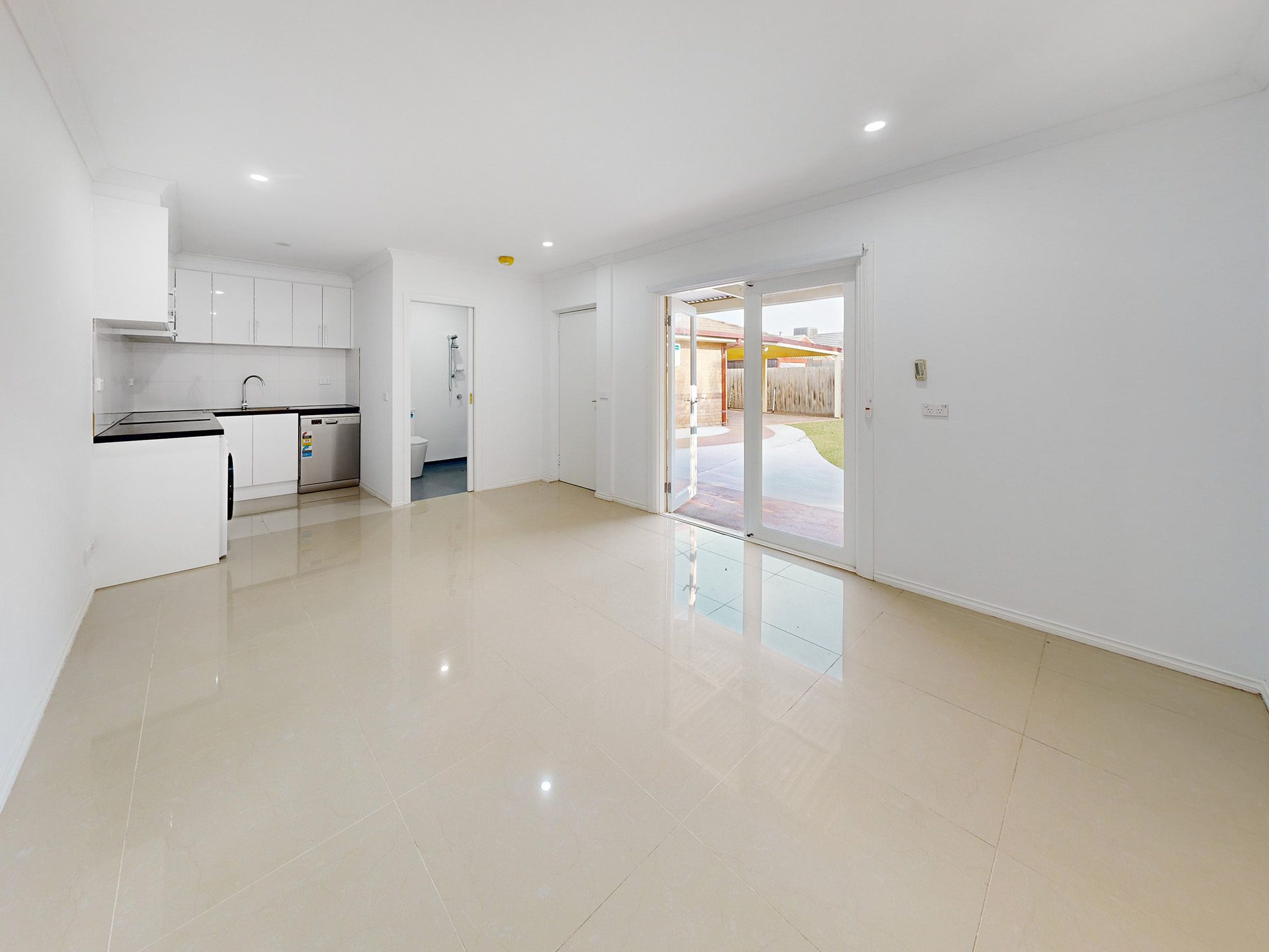 Spacious Family-Style Home, Close to All Amenities (SIL/STA/MTA) — Home image 12