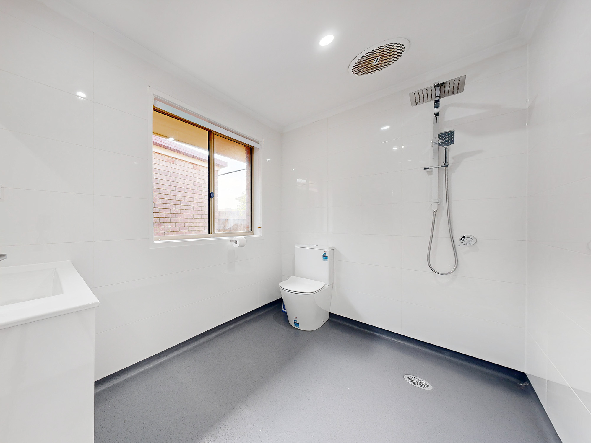 Spacious Family-Style Home, Close to All Amenities (SIL/STA/MTA) — Home image 15