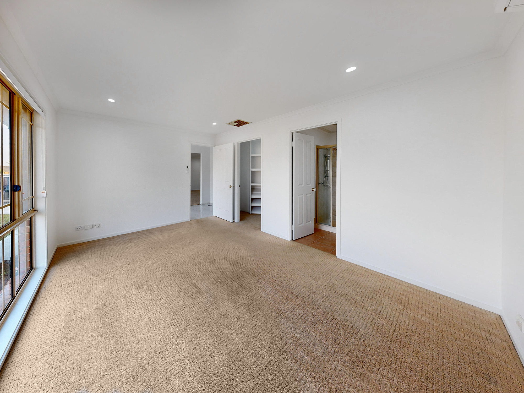 Spacious Family-Style Home, Close to All Amenities (SIL/STA/MTA) — Home image 19