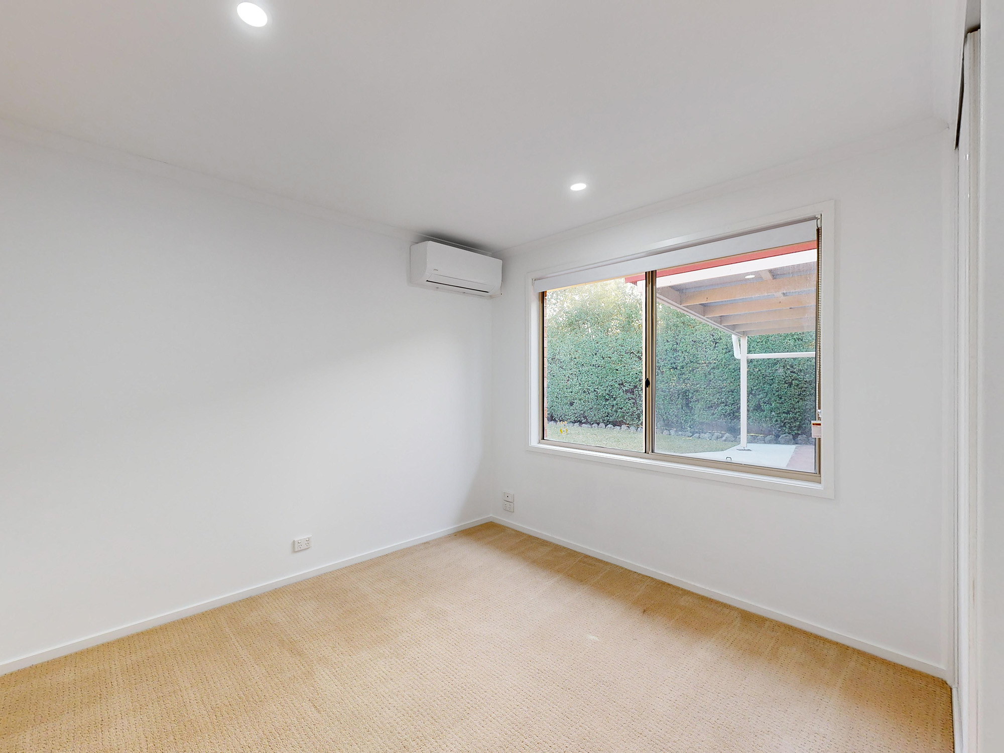 Spacious Family-Style Home, Close to All Amenities (SIL/STA/MTA) — Home image 3