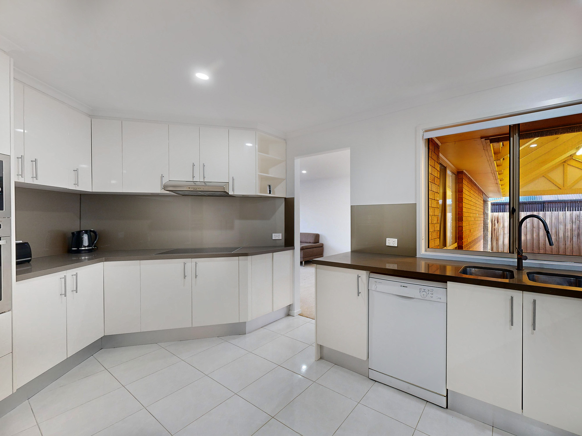 Spacious Family-Style Home, Close to All Amenities (SIL/STA/MTA) — Home image 5