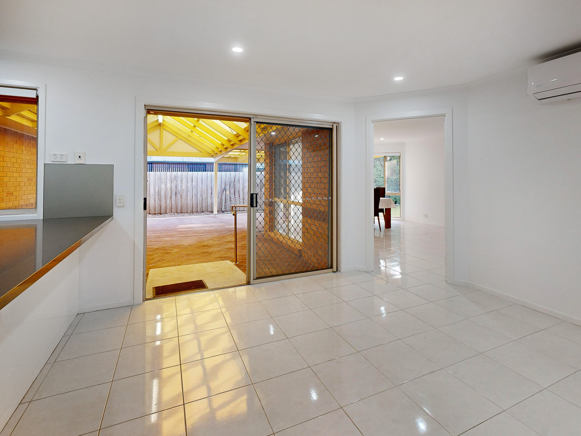 Spacious Family-Style Home, Close to All Amenities (SIL/STA/MTA) — Home image 6