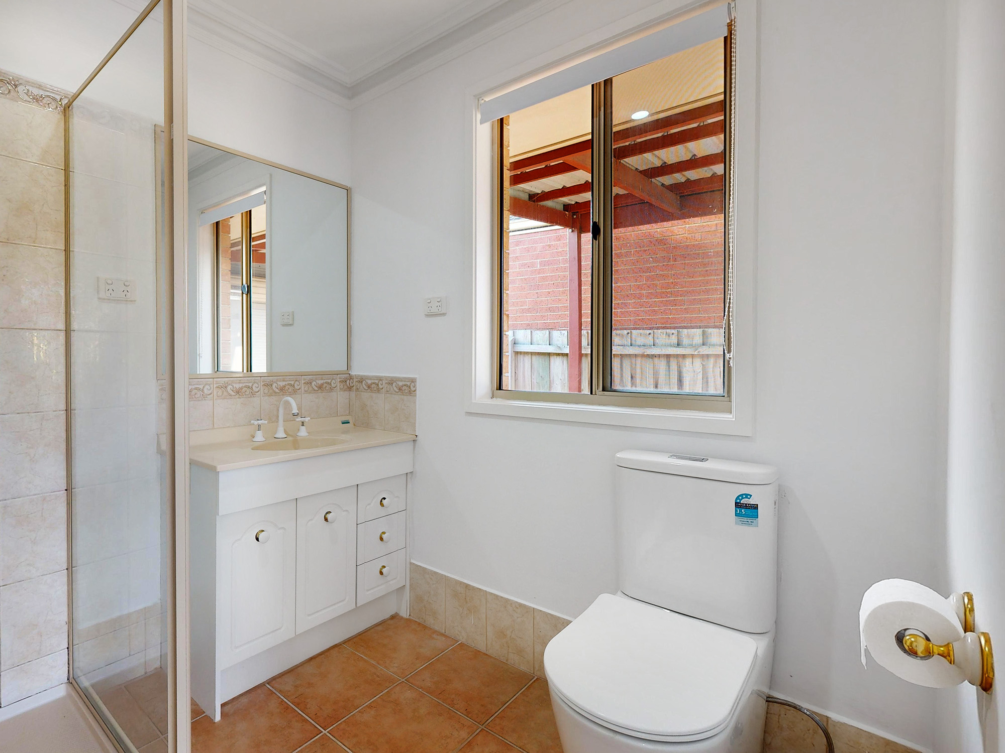 Spacious Family-Style Home, Close to All Amenities (SIL/STA/MTA) — Home image 8