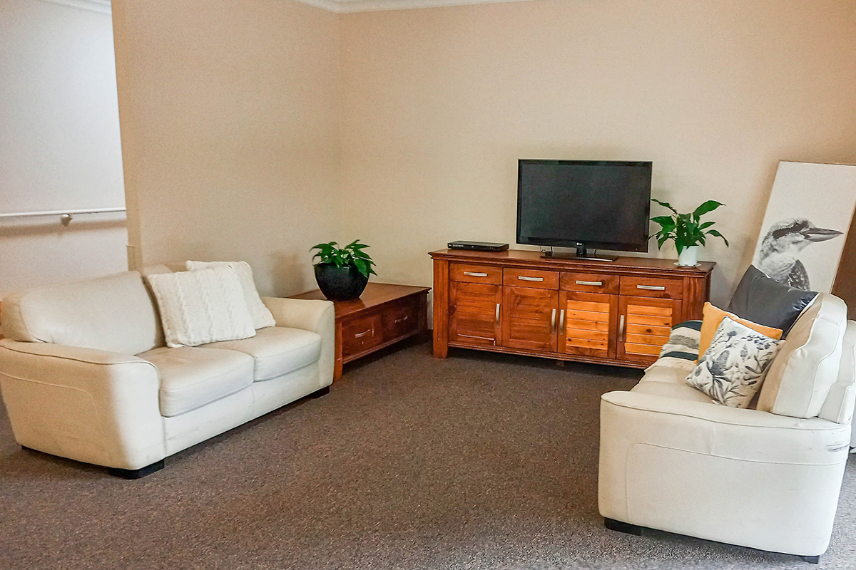 Enjoy living in this spacious, purpose-built home, in a quiet residential area — Home image 3