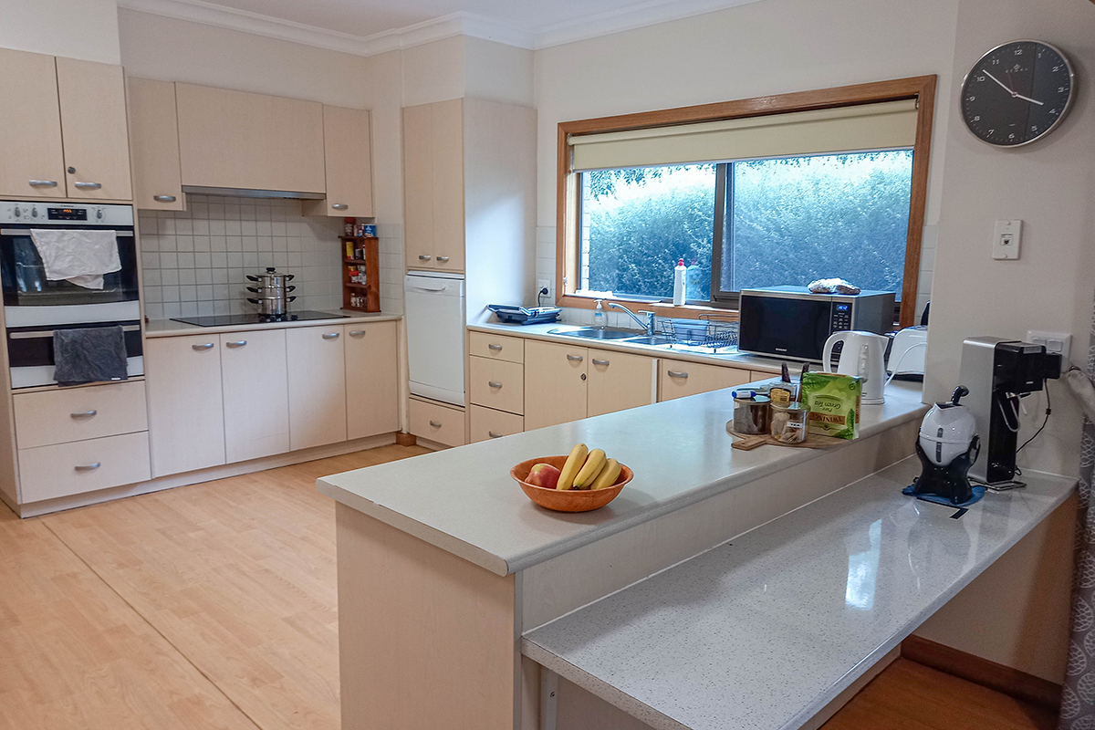 Enjoy living in this spacious, purpose-built home, in a quiet residential area — Home image 4
