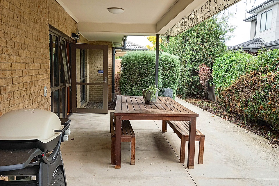 Enjoy living in this spacious, purpose-built home, in a quiet residential area — Home image 7