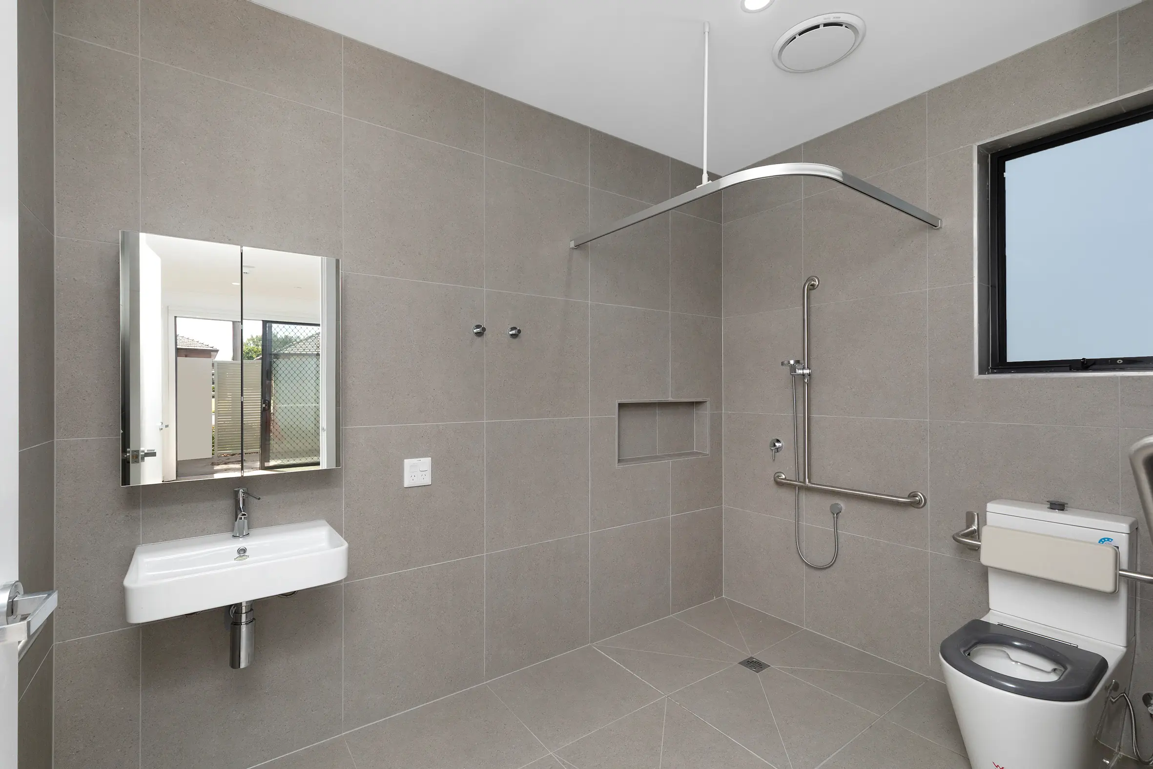 10 Liston Road, Glenroy — Home image 4