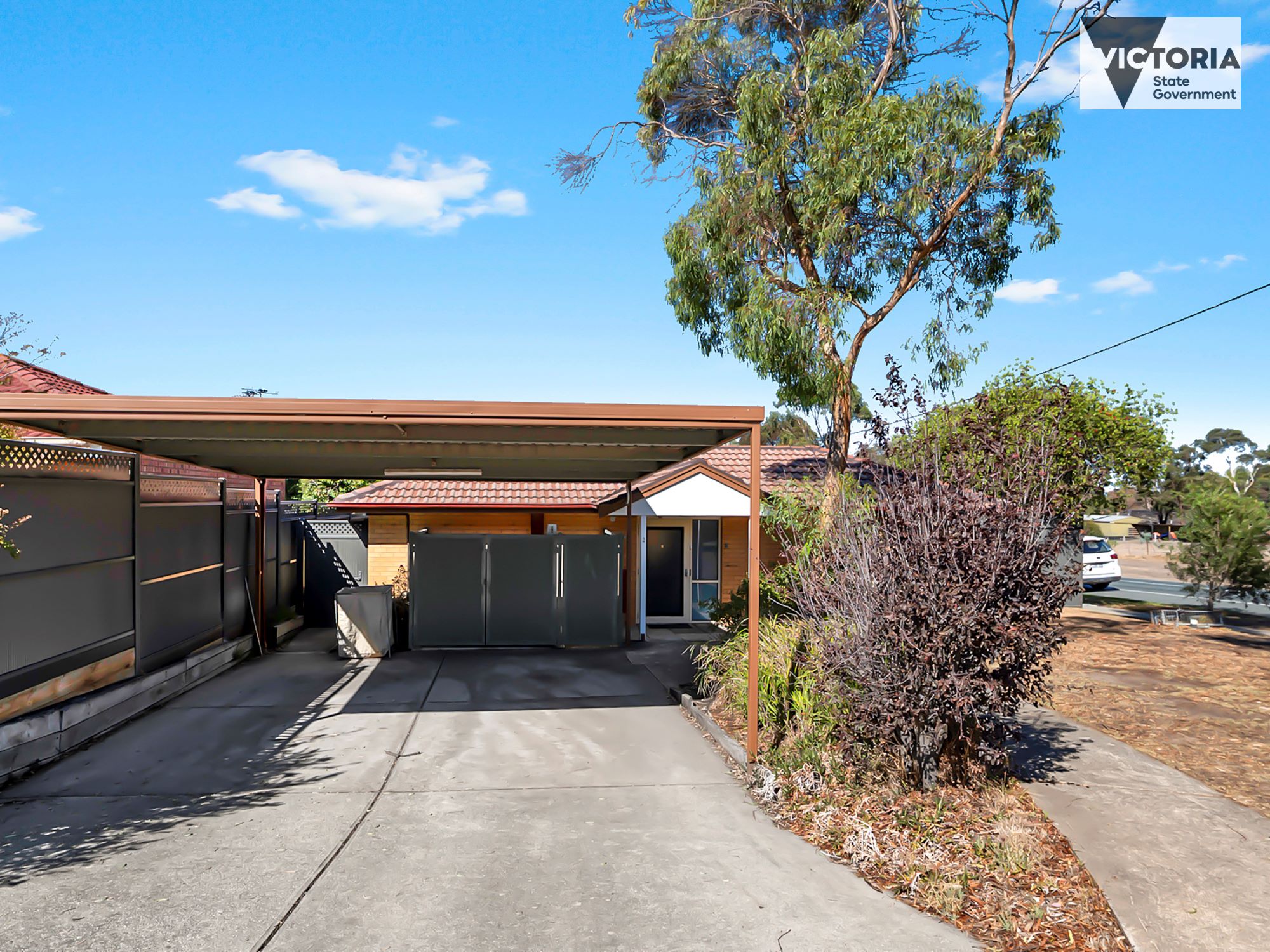 Grab this living in Sunbury which packs in a lot of history and attractions. — Home image 4