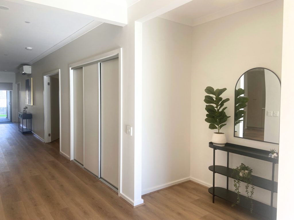 LANDRIDGE HPS w/BARIATRIC FEATURES & VILLA - Doreen, Victoria — Home image 3