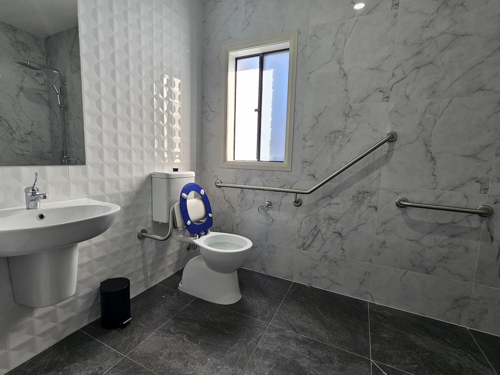Fully Accessible 4BR, all with Ensuite - SIL Home - Lara - 2 Vacancy — Home image 11