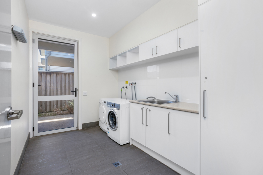 Penrith Villa with Open Living, Ensuite & Shared Outdoor Connection — Home image 9