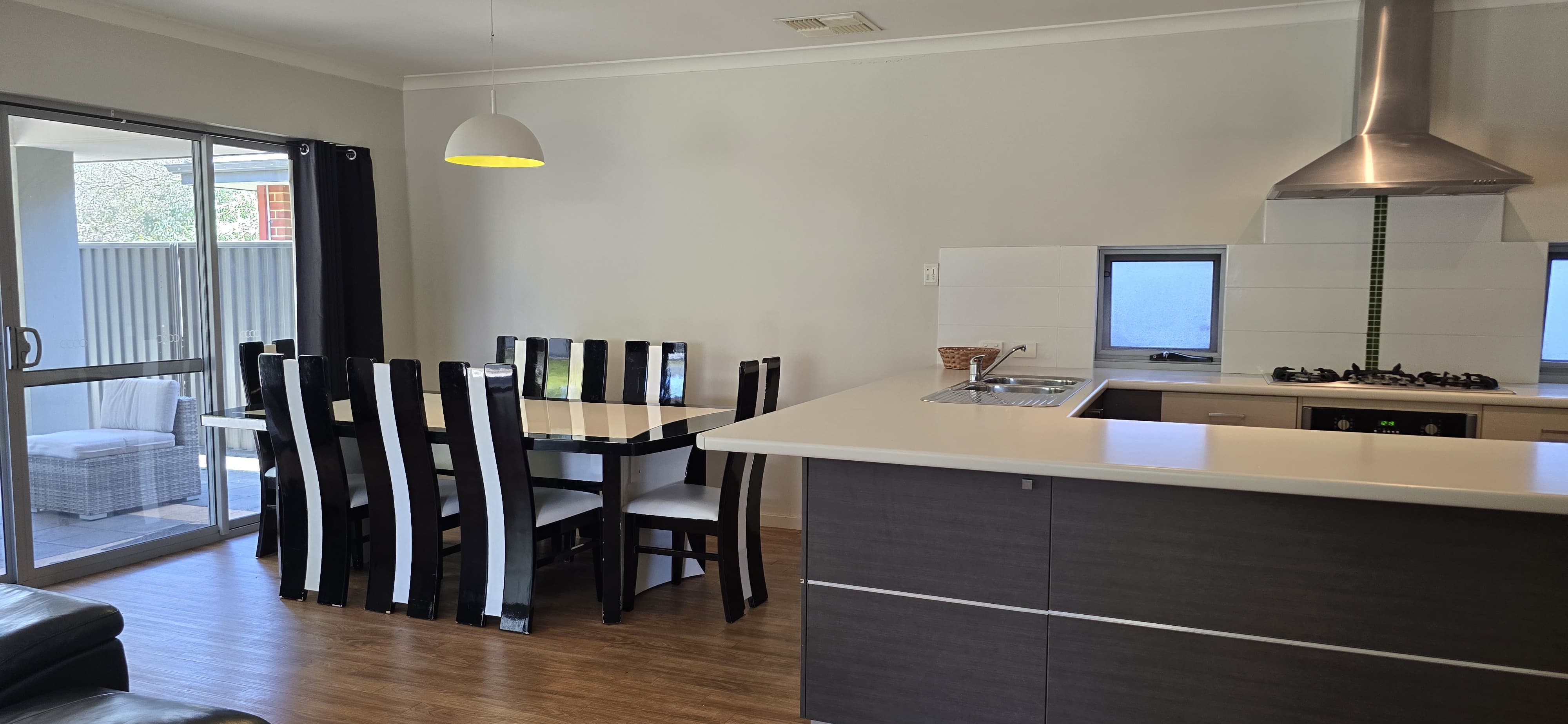 4X2 Spacious fully furnished large house in Midland,WA — Home image 9