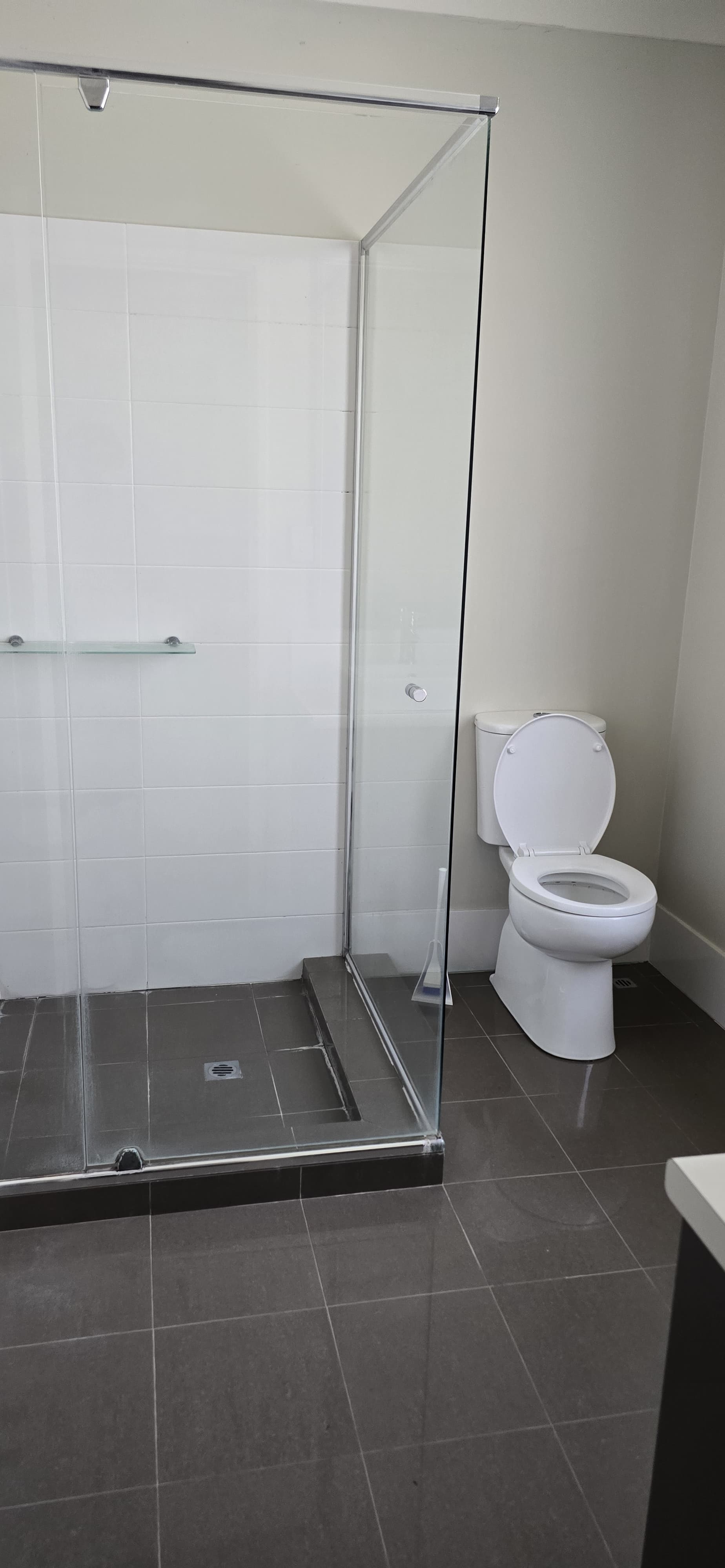 4X2 Spacious fully furnished large house in Midland,WA — Home image 10