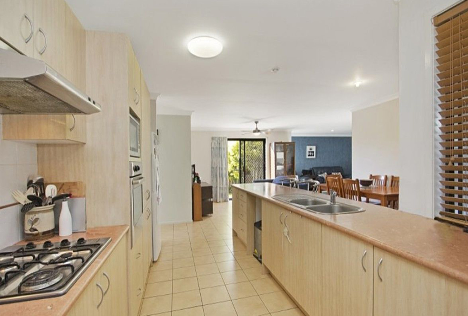 Danny Met Sally SIL Home in Tweed Heads South — Home image 3