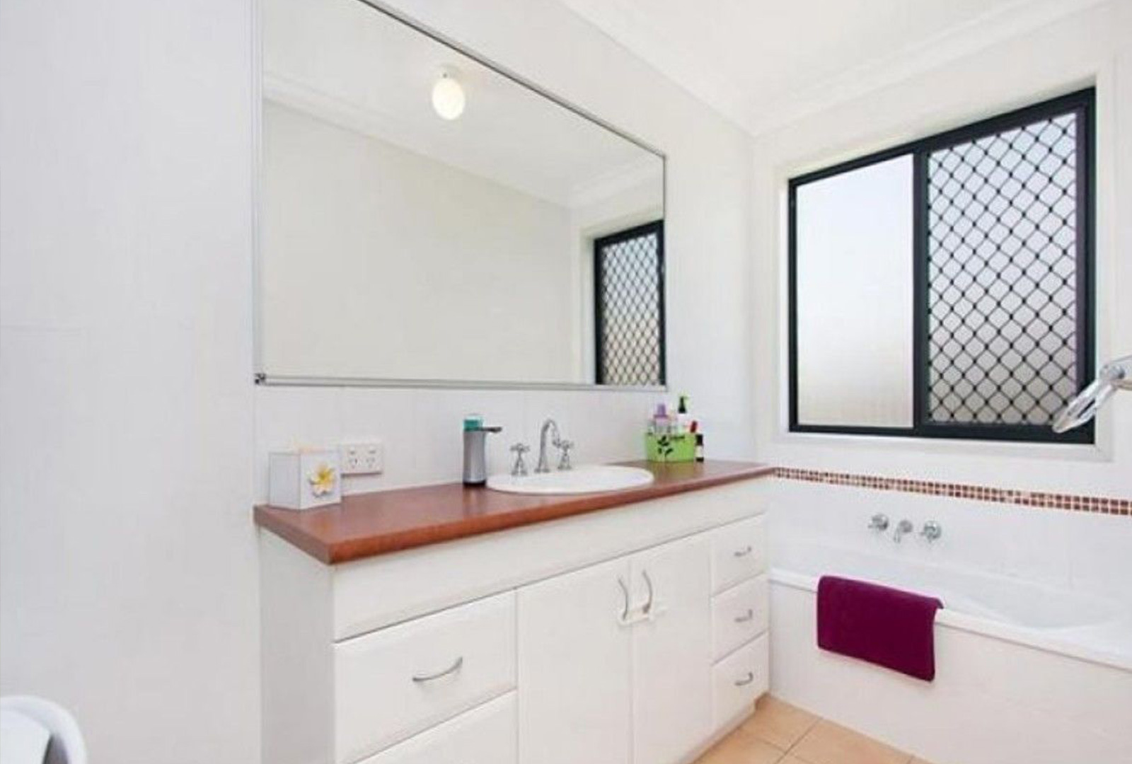 Danny Met Sally SIL Home in Tweed Heads South — Home image 6