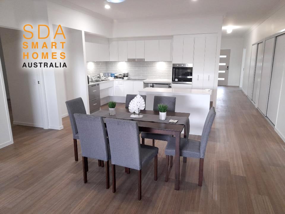 Logan Central 3 Bed, 3 Bath + OOA — Home image 2