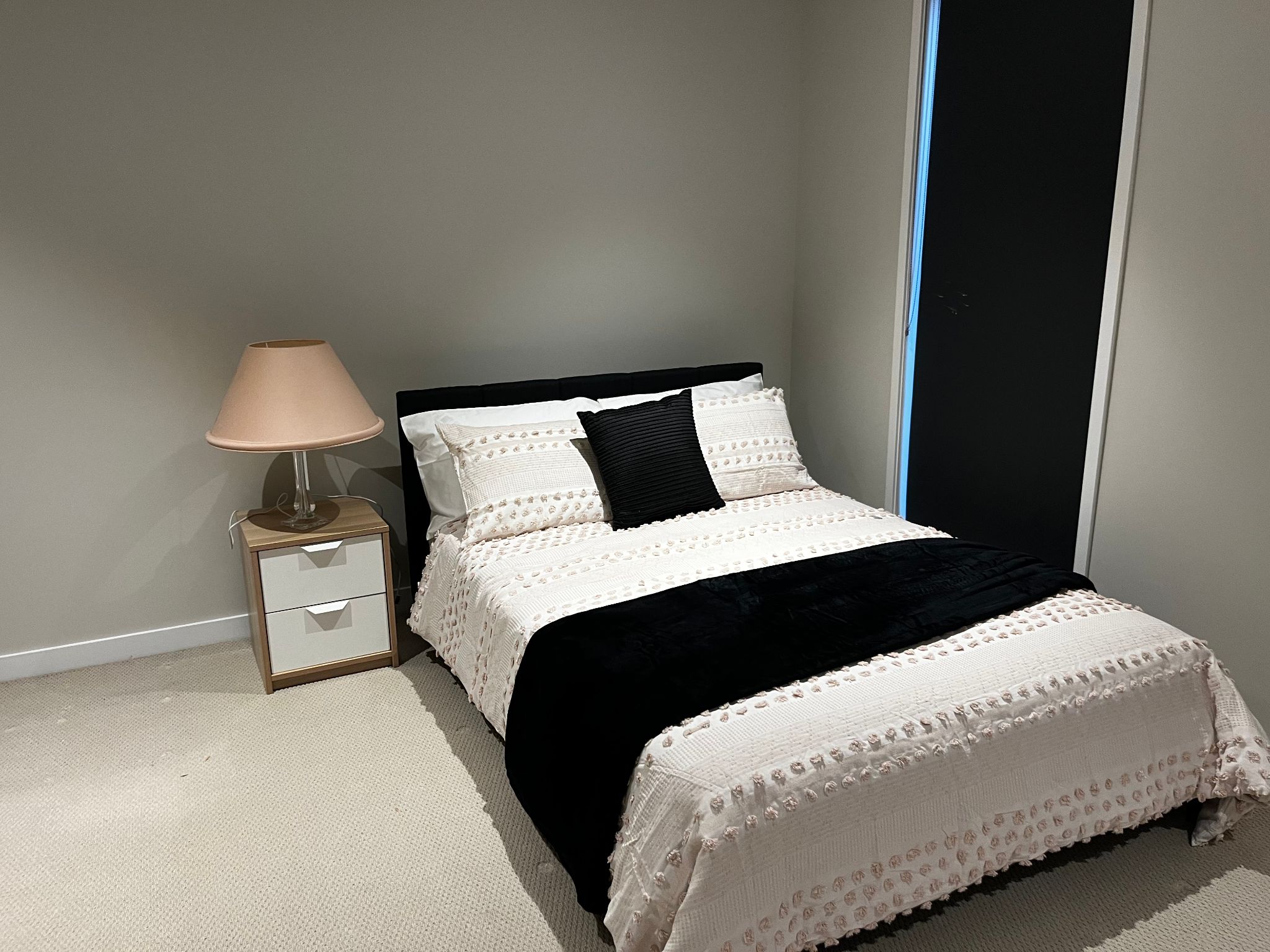 Beautiful Home in the Heart of Clyde North. ONLY 2 Vacancies Left! (One 25+ Aged Female Resident) SIL/MTA/STA — Home image 2